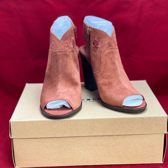 Lucky Brand Open Toe Ankle Boots - Picture 6 of 8